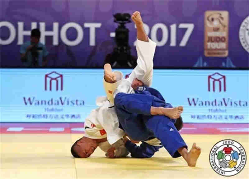 免费观看B站刺激战场2023